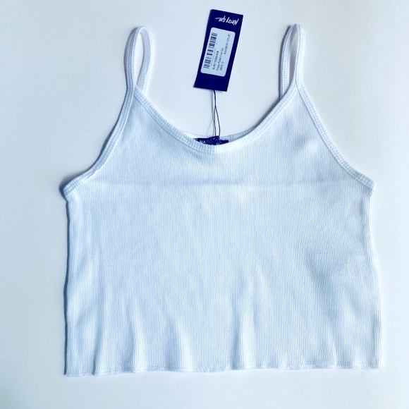 🍒 5/$25 🍒 Cute Sheer Ribbed Cropped Withe Tank Top - Picture 2 of 7